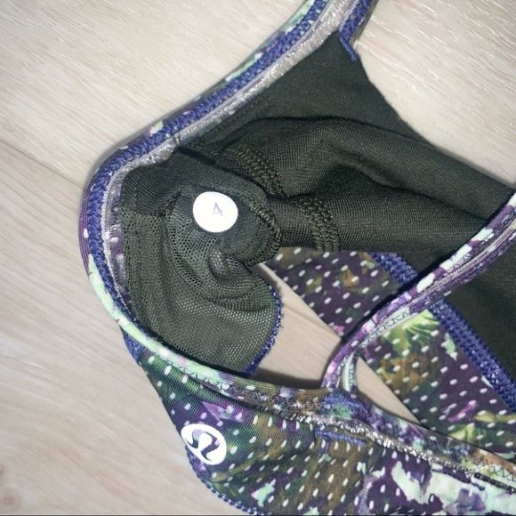 Lululemon Sports Bra Women’s Size 4 US Purple Green Floral Dotted “Straight Up” - Picture 12 of 12